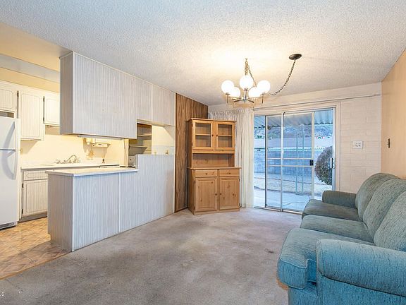3rd image of 1625 W Eugie Ave