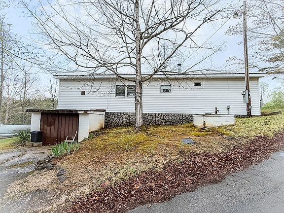 5th image of 210 Echo Rd