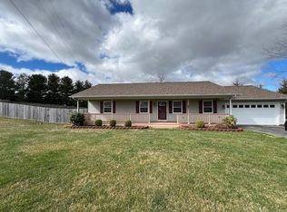 60 Howery St, Christiansburg, VA 24073