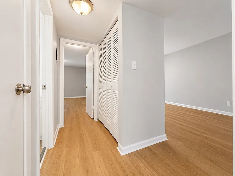 420 Fairfax Dr #C — Photo 17