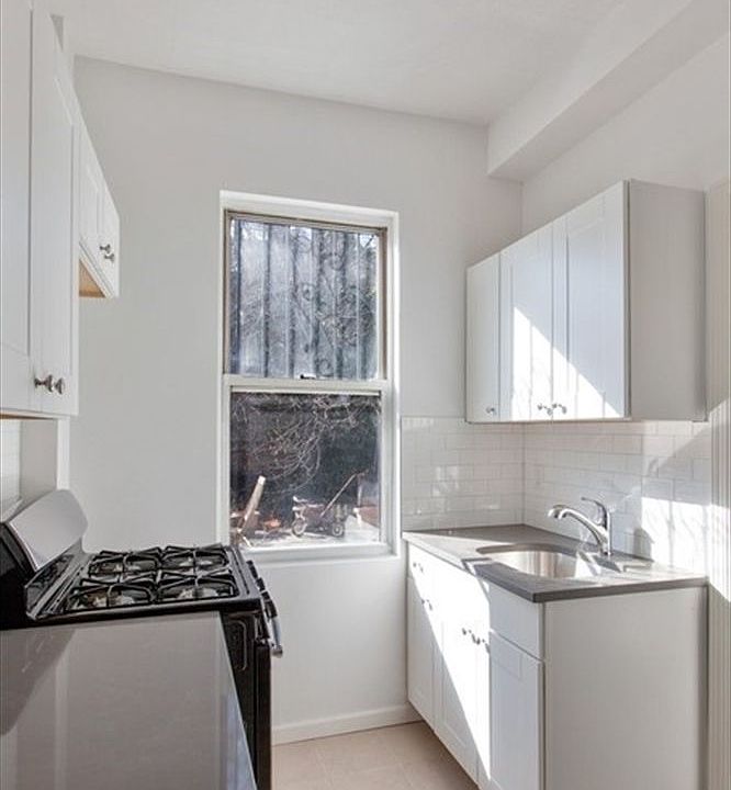 2nd image of 308 Grand St #1