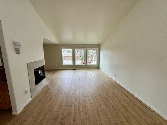 2nd image of 2045 Eastridge Dr #40-B-9