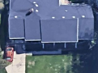 451 N Silverleaf Blvd, Carol Stream, IL 60188