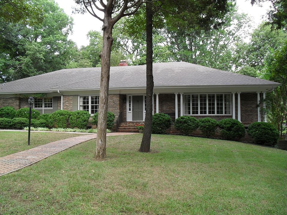 Ridge top home close to everything!