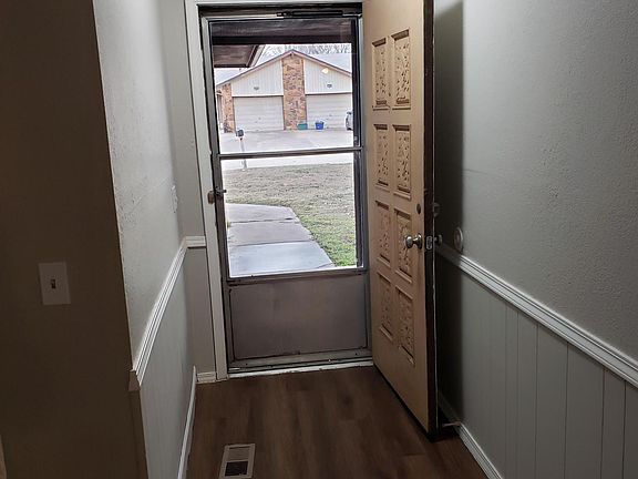 2nd image of 7407 S Elm Ave #7407