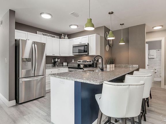 3rd image of 112 Waycross Ave