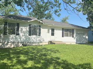 1904 Stacy Rd, Harrisonville, MO 64701