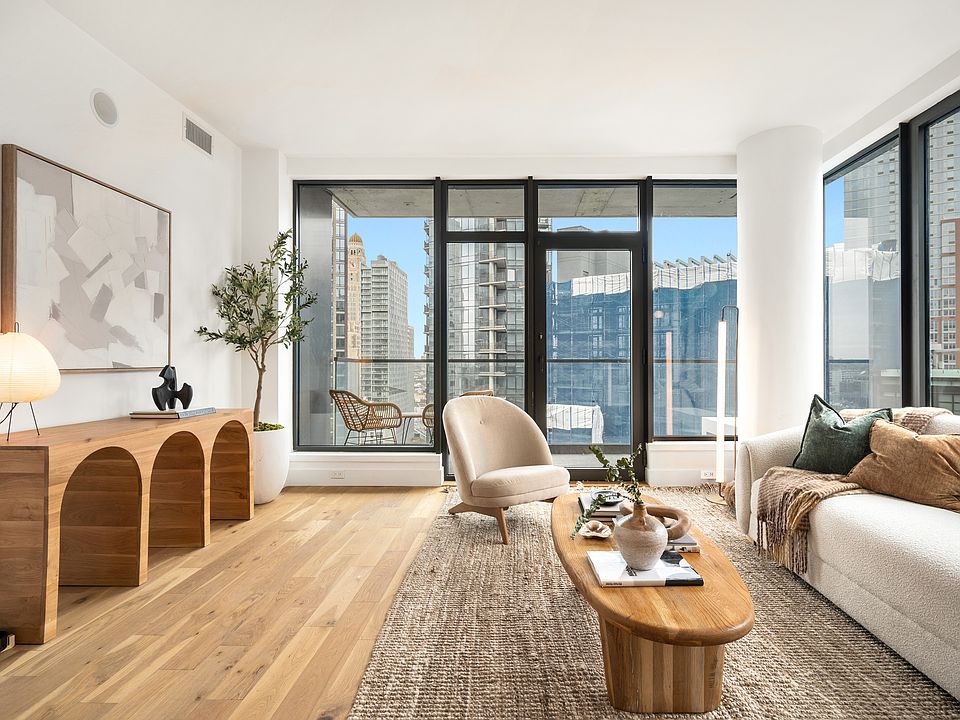 1st image of 20 Rockwell Pl #2001