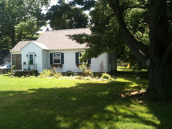 2nd image of 516 E Franklin St