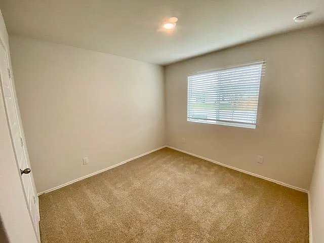 1733 James St — Photo 12