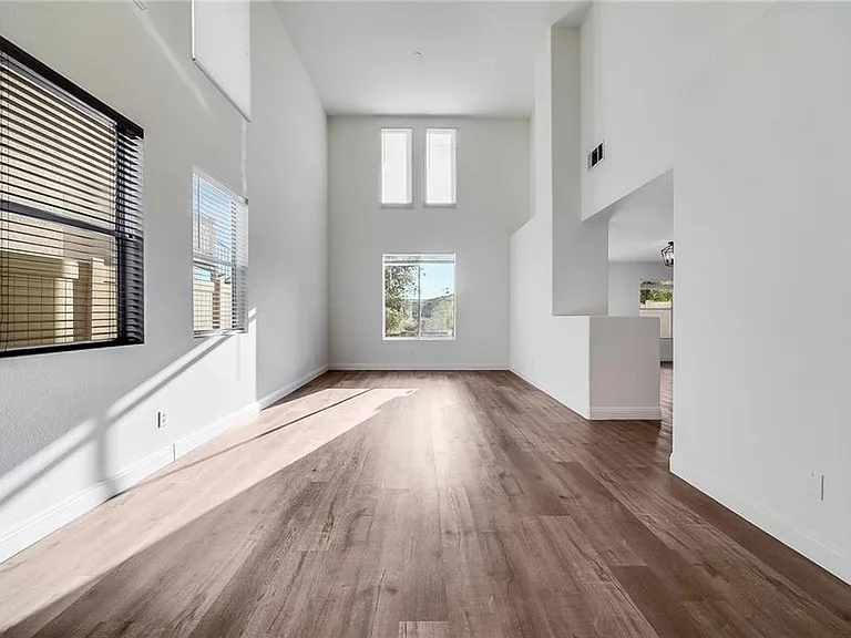 28 Homestead Dr — Photo 5