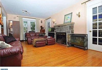 4th image of 834 Morgan Ave
