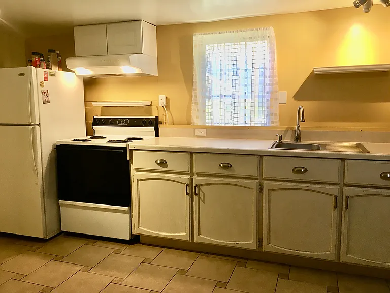 Kitchen painted gold