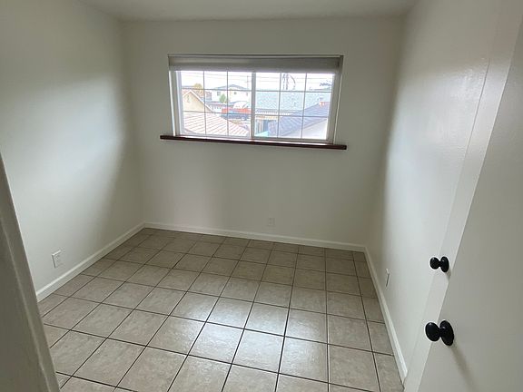 5th image of 1270 Canyon Del Rey Blvd APT D