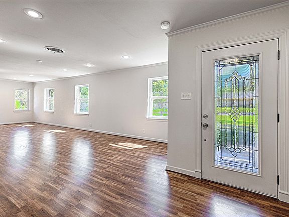 3rd image of 4 Patterson Dr