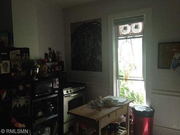5th image of 912 22nd Ave NE