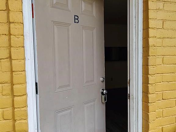 3rd image of 12618 Ashford Meadow Dr APT B