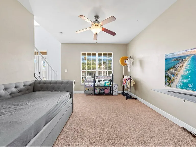 313 Scotch Pine Ln — Photo 5