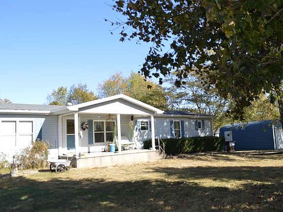 3rd image of 875 Eastview Dr