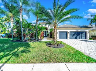 6020 Walnut Hill Dr, Lake Worth, FL 33467