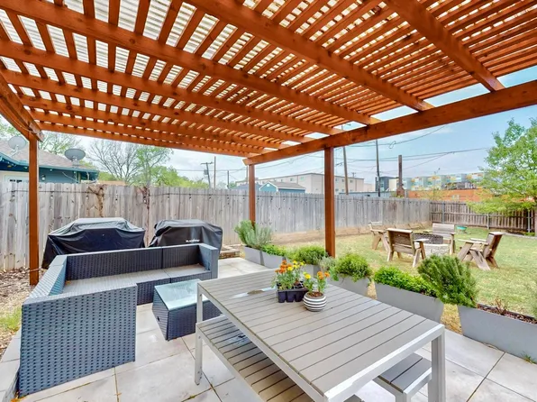 2723 Park Row Ave, Dallas, TX 75215