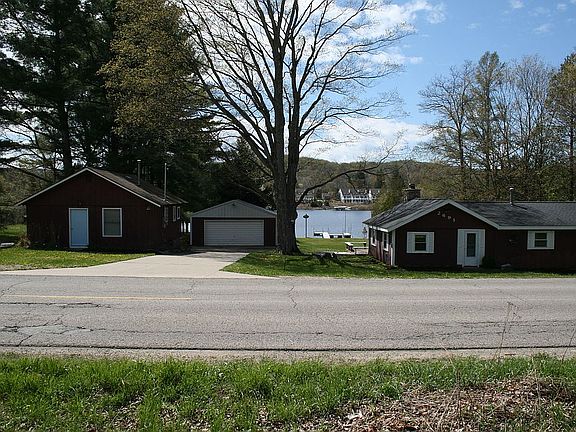  Two cottages and a garage