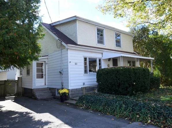 23 Bond St S, Hamilton, ON L9H 3G9