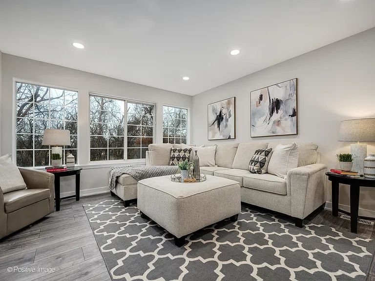 1285 Summersweet Ln — Photo 4