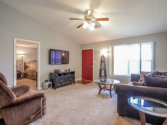 4th image of 1050 Chucker Ct