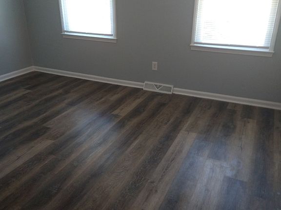 4th image of 105 Plaza Oaks Rd #9