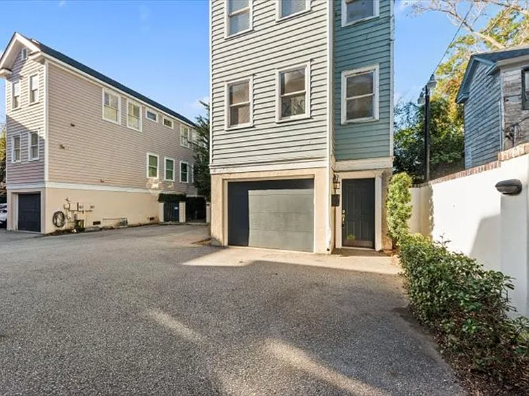 11 Kirkland Ln — Photo 3