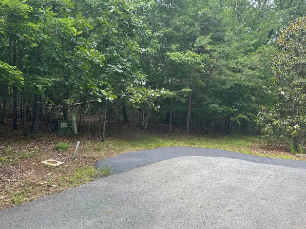 2 Maple Ln, Blairsville, GA 30512