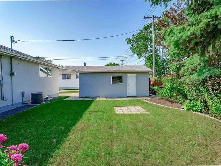 15 Lomond Blvd #15 — Photo 39