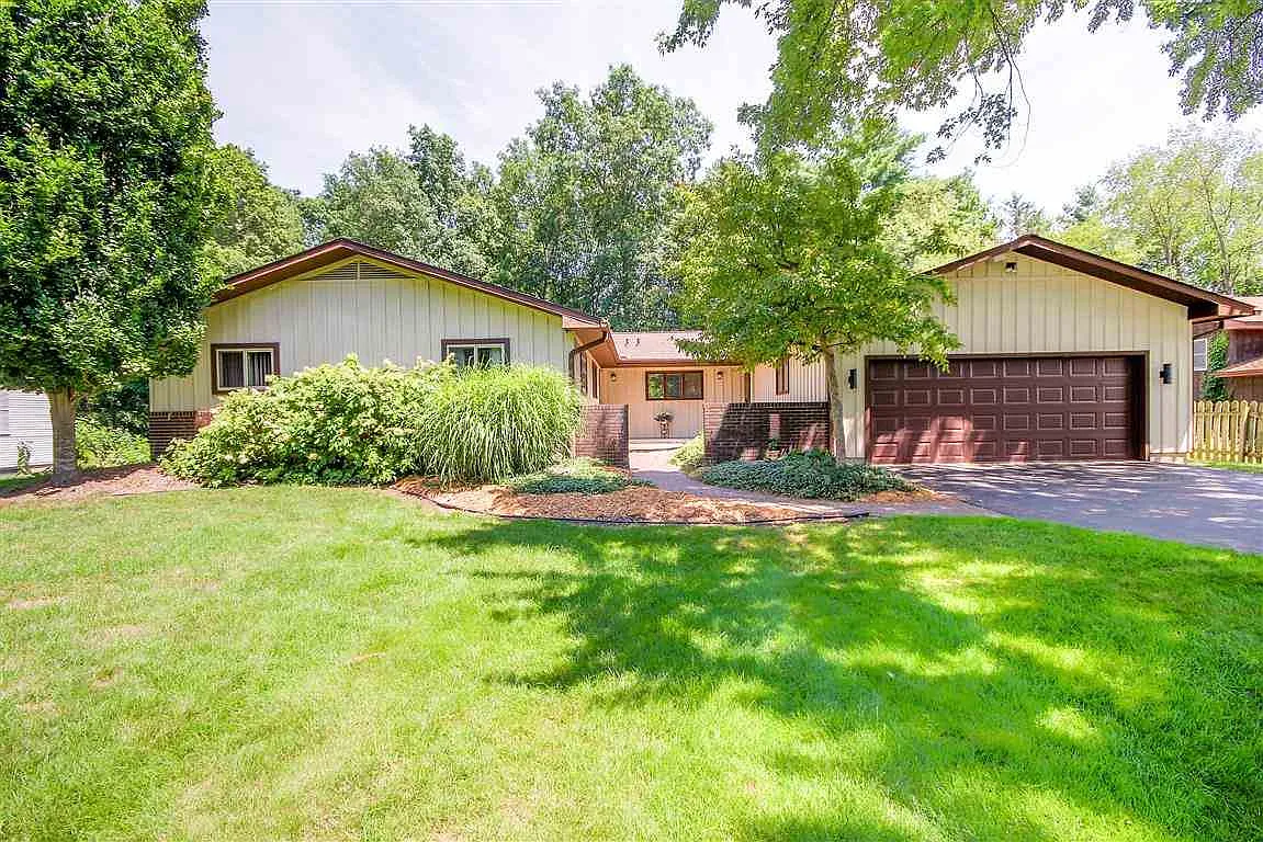 5015 Brookside Dr photo 1