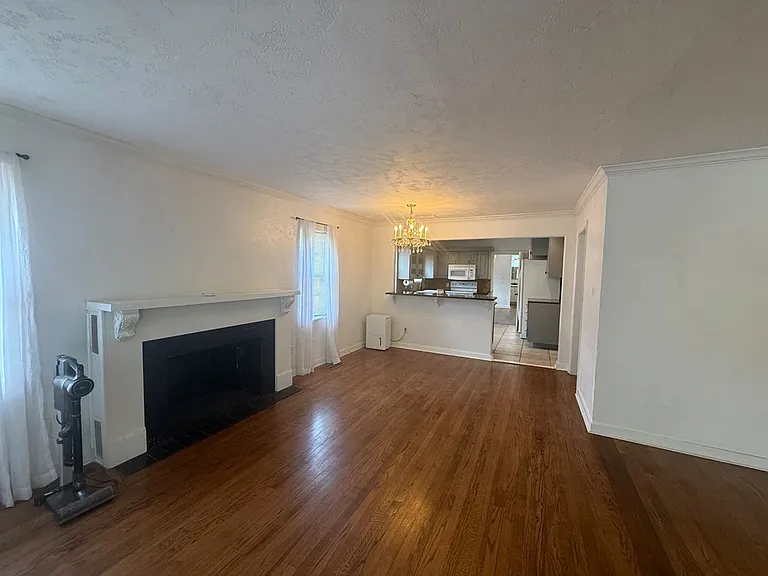 3105 NW 21st St — Photo 5