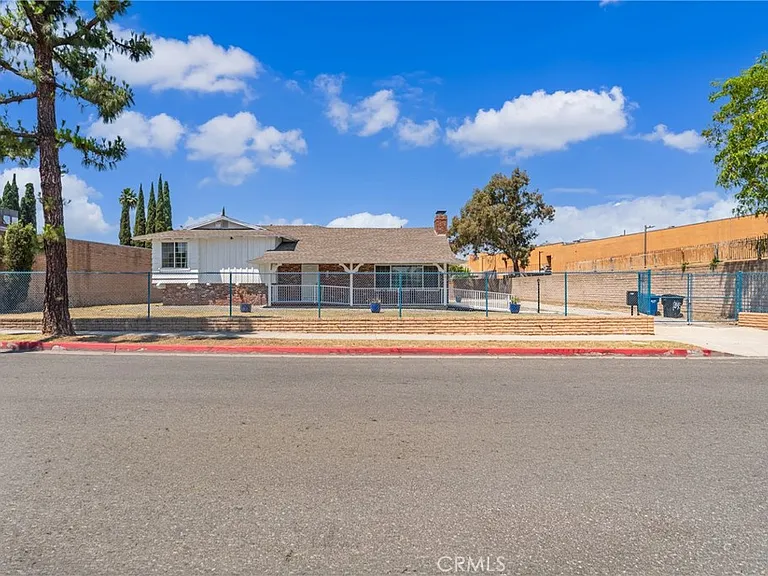 1345 S Jellick Ave — Photo 30