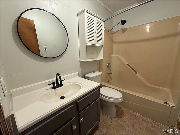 5th image of 146 Jupiter Dr