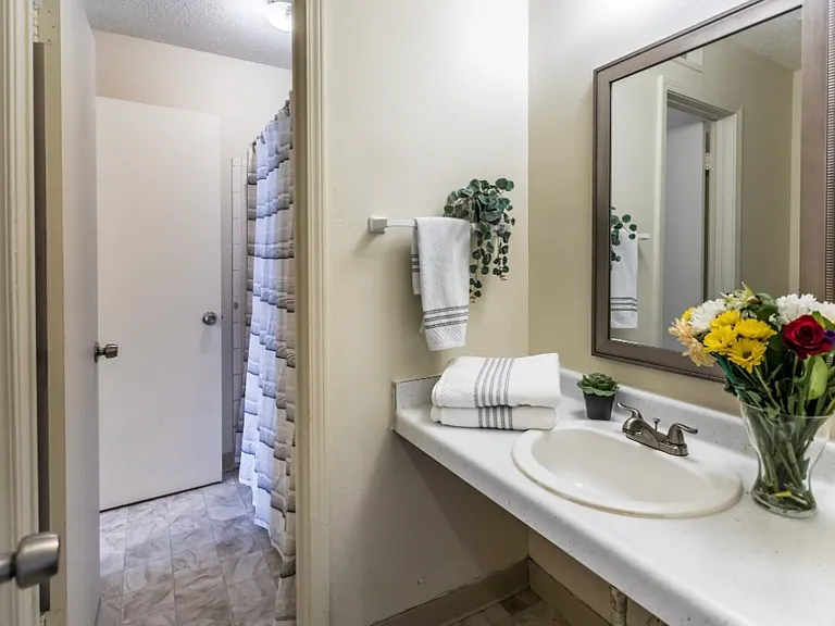 Range Park Apartments — Photo 3