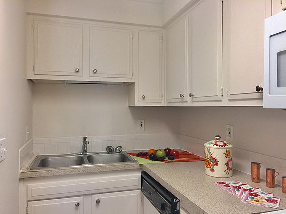 2nd image of 1817 S Nantucket Dr APT 307