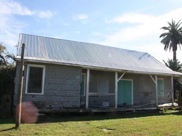 212 Medical Ave, Grand Isle, LA 70358