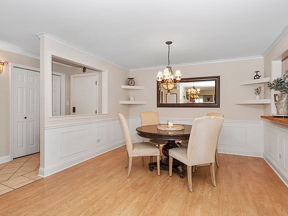 2nd image of 11006 S Theresa Cir APT 3D