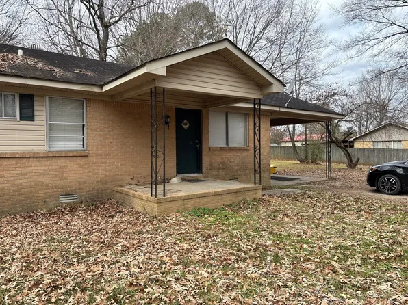 709 El Capitan Dr, Bolivar, TN 38008