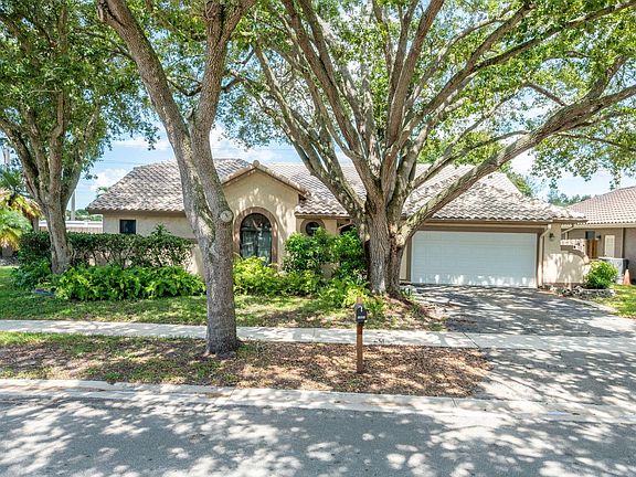 2nd image of 1821 NW 111th Avenue