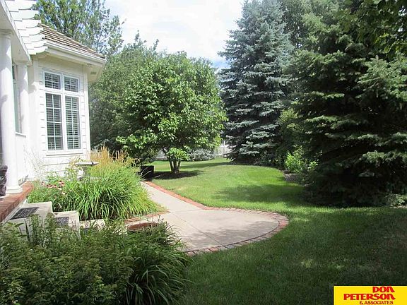 3rd image of 2635 Park Place Cir