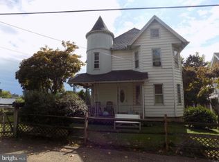 365 Seminary St, Pennsburg, PA 18073