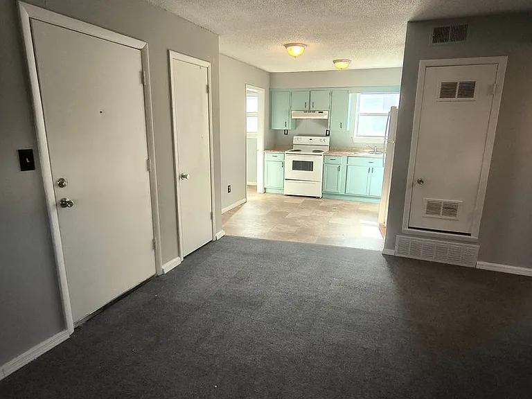 8201 Spring Valley Rd — Photo 17