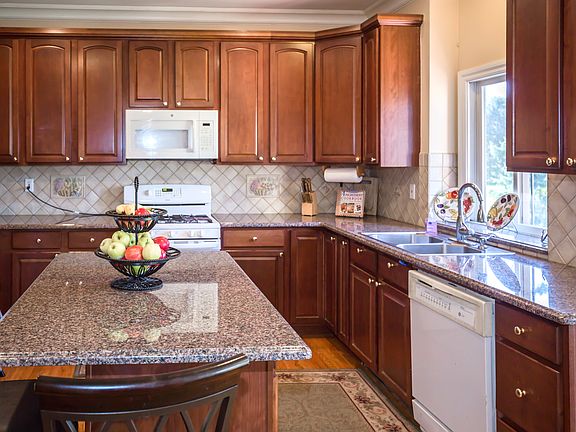 2nd image of 8292 Carpathian Dr