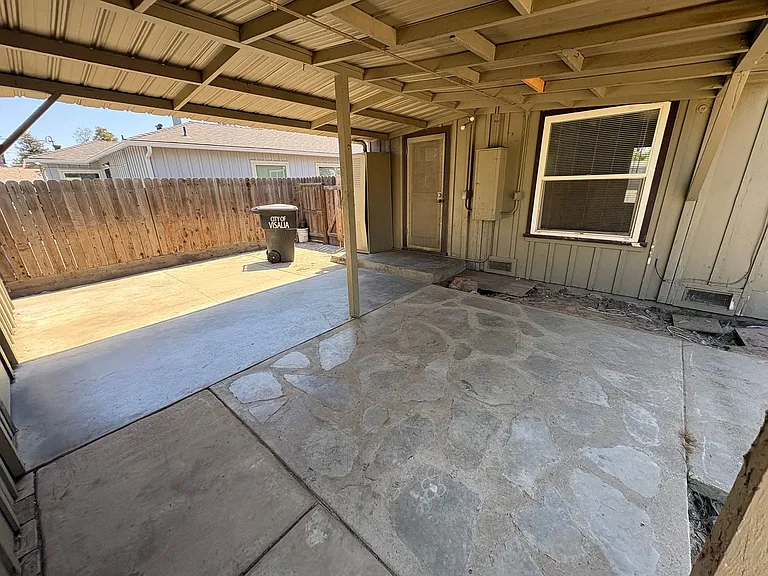 1216 N Conyer St — Photo 34