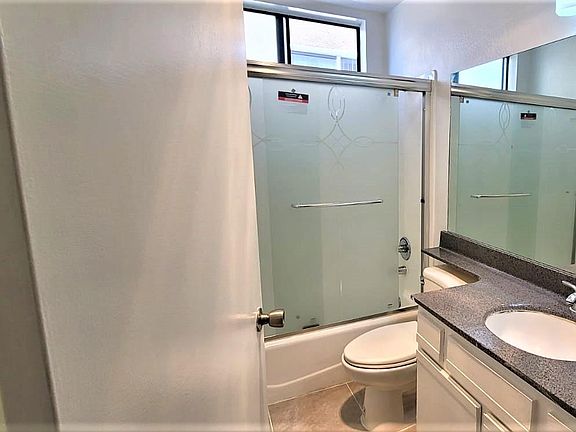 2nd image of 1520 N Vista St #308