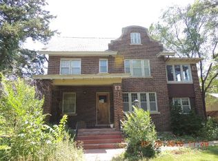 215 Elm St S, Belle Plaine, MN 56011